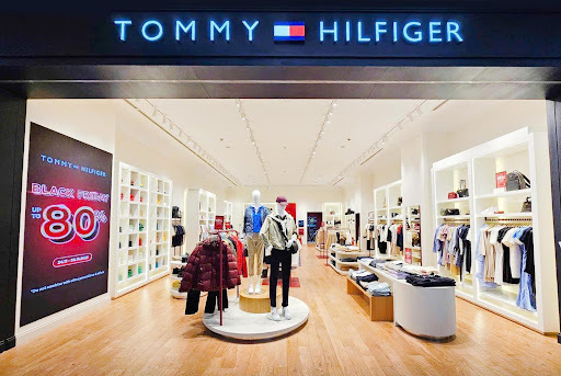 Calvin Klein, Tommy Hilfiger, Levi's, GAP, Mango, 'sale đậm' mùa Black Friday - Ảnh 6.