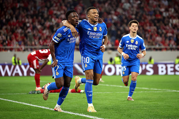 Real Madrid hạ chủ nhà Olympiakos 4-3 ở Champions League