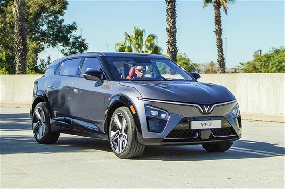 VF7 nhận giải thưởng SUV cỡ nhỏ xuất sắc nhất năm của Indonesia - Ảnh 1. VF7 nhận giải thưởng SUV cỡ nhỏ xuất sắc nhất năm của Indonesia - Ảnh 1.