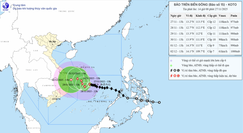 Khu vực giữa Biển Đông biển động dữ dội do ảnh hưởng bão số 15 - Ảnh 1. Khu vực giữa Biển Đông biển động dữ dội do ảnh hưởng bão số 15 - Ảnh 1.