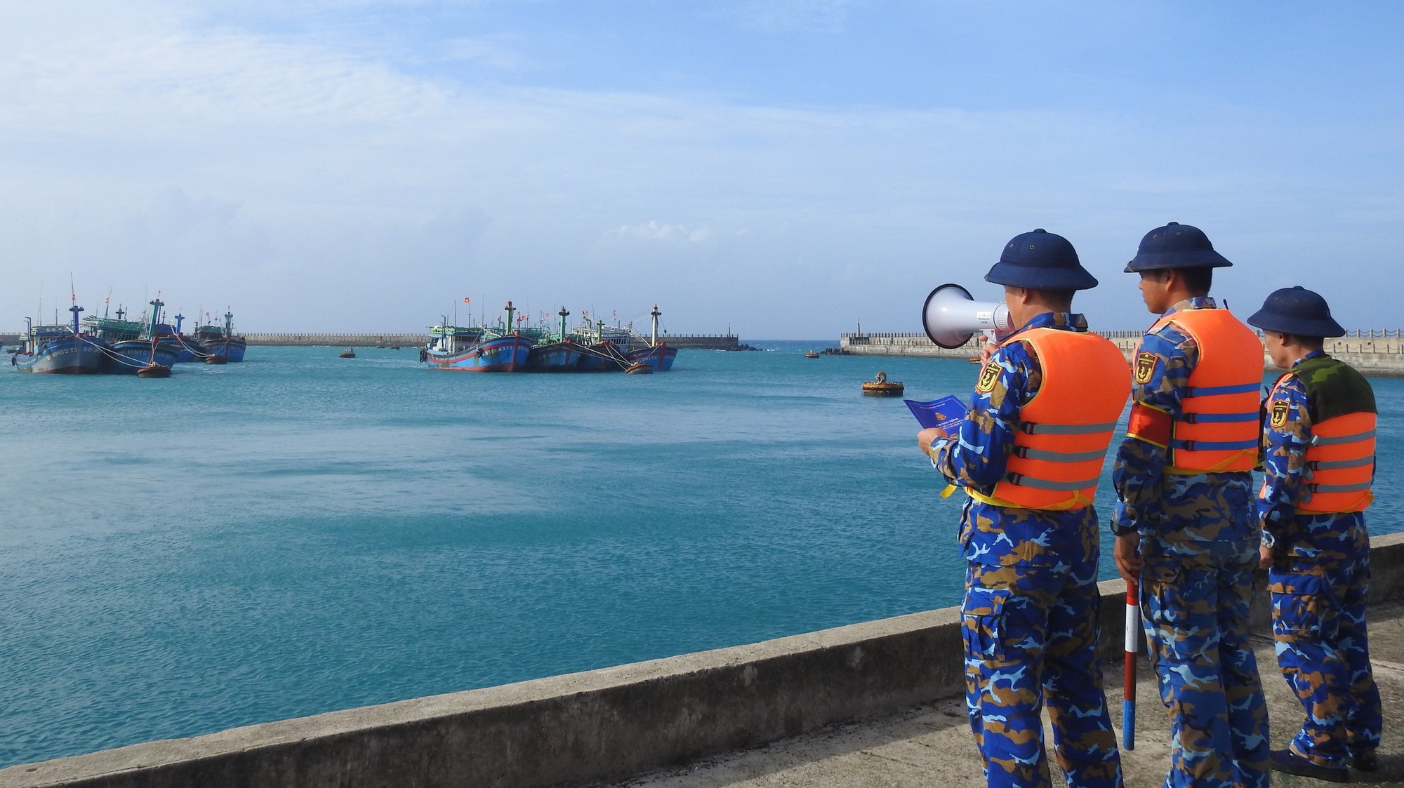 Thủ tướng yêu cầu ứng phó bão số 15 ở mức cao nhất