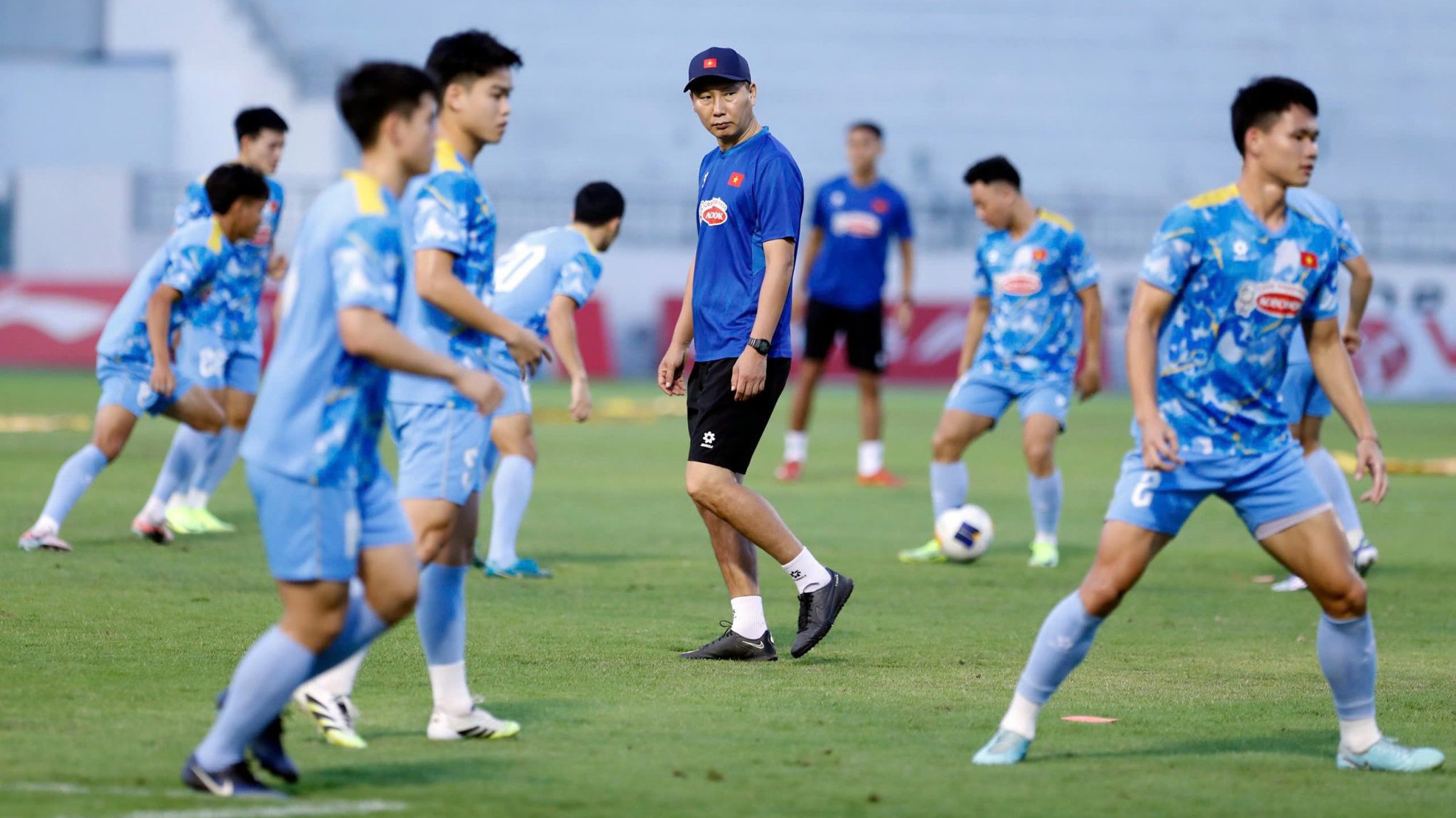 HLV Kim Sang Sik mất ngủ khi chốt danh sách U22 Việt Nam dự SEA Games 33