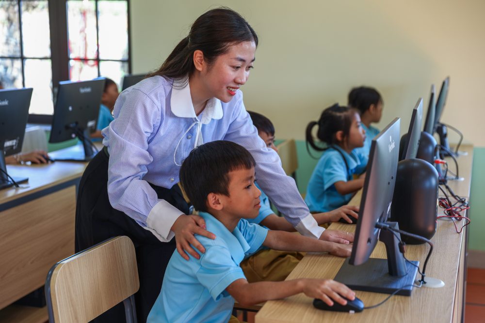 Quỹ Hiểu về trái tim bảo trợ cho 37 học sinh trường Tiểu học Đắk Nông - Ảnh 3. Quỹ Hiểu về trái tim bảo trợ cho 37 học sinh trường Tiểu học Đắk Nông - Ảnh 3.