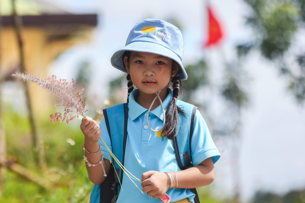 Quỹ Hiểu về trái tim bảo trợ cho 37 học sinh trường Tiểu học Đắk Nông - Ảnh 9. Quỹ Hiểu về trái tim bảo trợ cho 37 học sinh trường Tiểu học Đắk Nông - Ảnh 9.