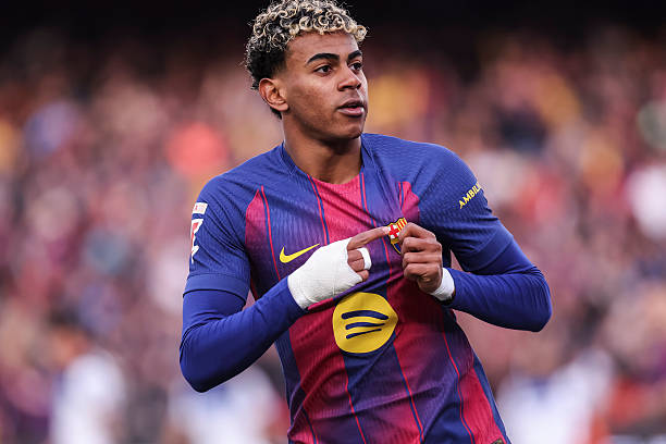 Yamal bỏ lỡ cơ hội khó tin, Barca vẫn ngược dòng giành 3 điểm nhờ cú đúp của Olmo - Ảnh 2. Yamal bỏ lỡ cơ hội khó tin, Barca vẫn ngược dòng giành 3 điểm nhờ cú đúp của Olmo - Ảnh 2.