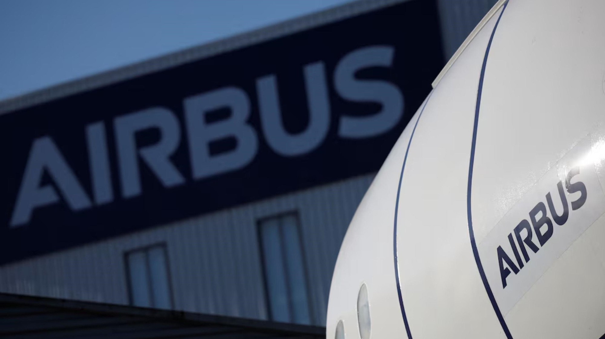 Cục Hàng không chỉ đạo nóng trước cảnh báo thay thế thiết bị khẩn cấp trên tàu bay Airbus