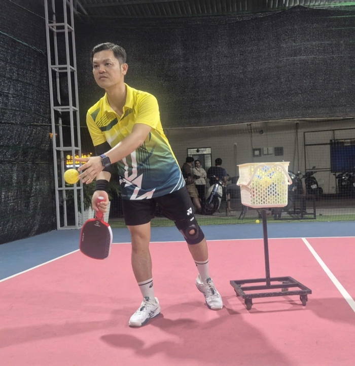 Thầy dạy pickleball gây sốt cộng đồng mạng với lớp học... miễn phí - Ảnh 1.