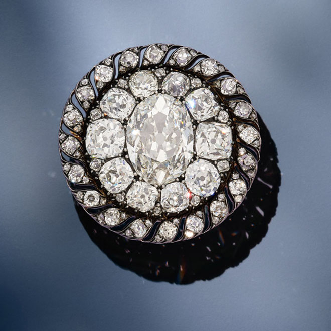 Chiếc trâm chạm kim cương của Hoàng đế Napoléon tái xuất sau hơn 200 năm - Ảnh 1.