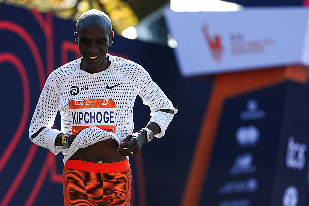 Sau khi hoàn thành New York City Marathon 2025, huyền thoại người Kenya Eliud Kipchoge công bố dự án &quot;World Tour&quot; – hành trình chinh phục bảy marathon trên bảy châu lục trong hai năm tới