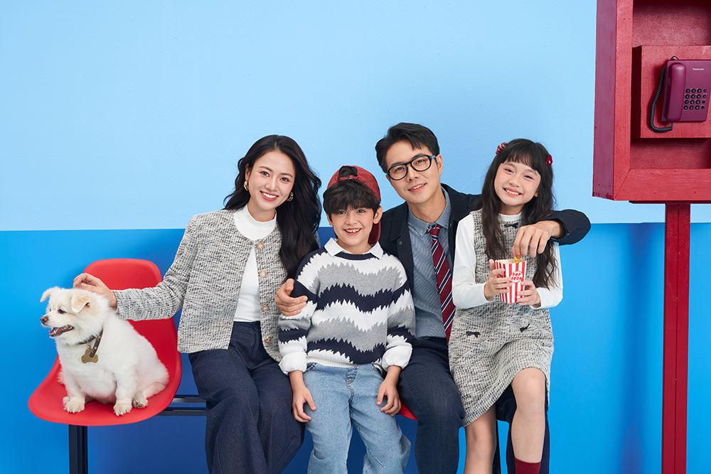 55S Fashion kết đôi Việt Hoa – Đức Hiếu ra mắt thời trang cho cả gia đình - Ảnh 1. 55S Fashion kết đôi Việt Hoa – Đức Hiếu ra mắt thời trang cho cả gia đình - Ảnh 1.