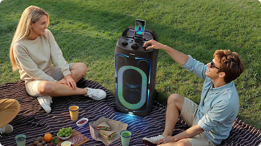 Mở tiệc ngoài trời với âm thanh đỉnh cao cùng loa tháp di động Samsung - Ảnh 1.