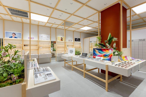 JINS vào Việt Nam: 'Cơn sốt' Kính mắt chuẩn Nhật khiến team kính cận 'Đứng ngồi không yên' - Ảnh 1. JINS vào Việt Nam: 'Cơn sốt' Kính mắt chuẩn Nhật khiến team kính cận 'Đứng ngồi không yên' - Ảnh 1.