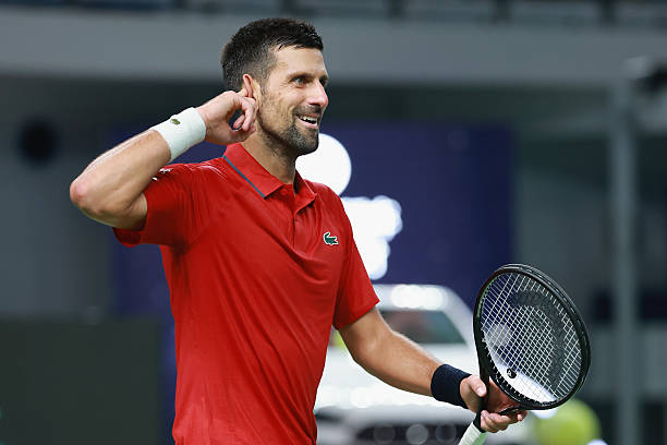 Djokovic chạm mốc 200 trận thắng trên mặt sân trong nhà Djokovic chạm mốc 200 trận thắng trên mặt sân trong nhà