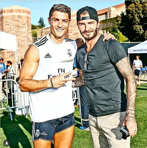 Ronaldo tự coi mình trông hấp dẫn hơn Beckham Ronaldo tự coi mình trông hấp dẫn hơn Beckham