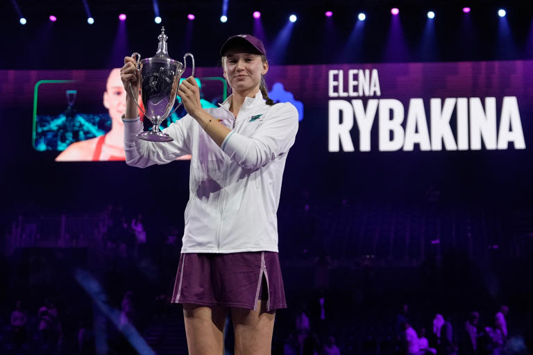 Elena Rybakina thắng thuyết phục Sabalenka, vô địch WTA Finals 2025 Elena Rybakina thắng thuyết phục Sabalenka, vô địch WTA Finals 2025