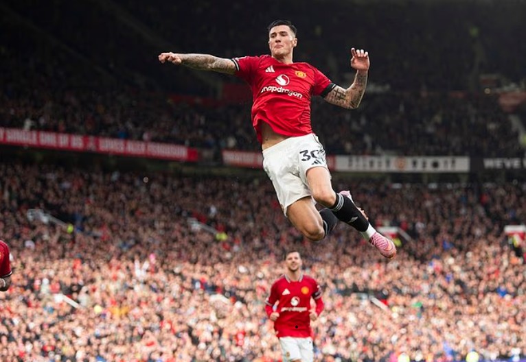 HLV Amorim gọi tiền đạo đắt giá của MU với biệt danh cực lạ - Ảnh 2. HLV Amorim gọi tiền đạo đắt giá của MU với biệt danh cực lạ - Ảnh 2.