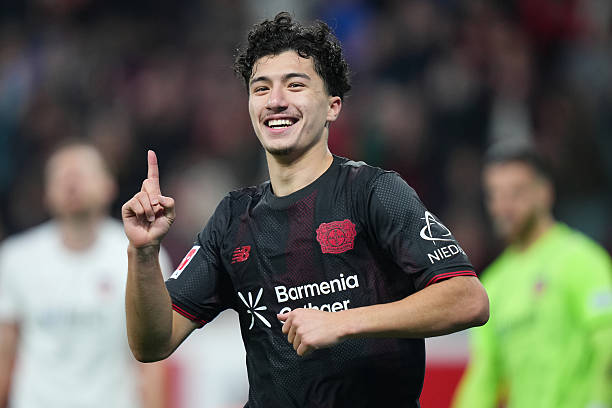 Tài năng gốc Việt Ibrahim Maza ghi dấu ấn lớn khi lập cú đúp, góp công giúp Bayer Leverkusen thắng Heidenheim 6-0 tại vòng 10 Bundesliga. Tài năng gốc Việt Ibrahim Maza ghi dấu ấn lớn khi lập cú đúp, góp công giúp Bayer Leverkusen thắng Heidenheim 6-0 tại vòng 10 Bundesliga.