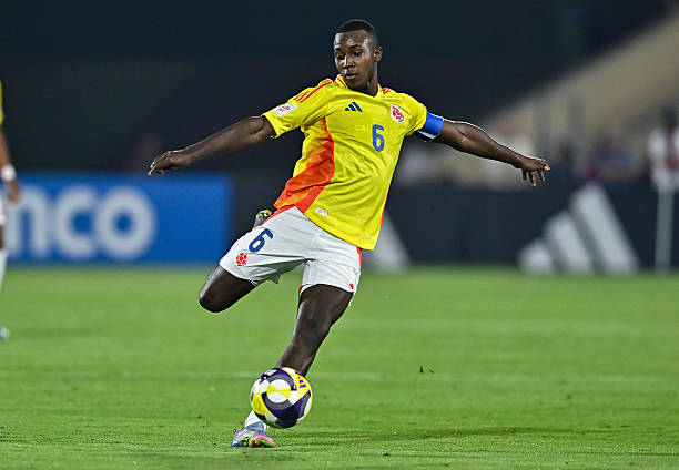 Theo nhật báo El Diario, MU đã đạt thỏa thuận sở hữu Cristian Orozco, tài năng 17 tuổi người Colombia, được đánh giá có phong cách thi đấu tương đồng với Moises Caicedo