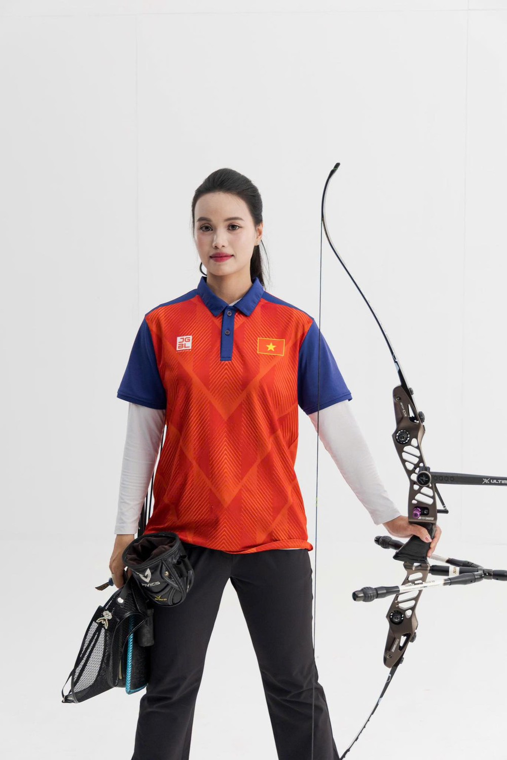 Hot girl bắn cung và bạn trai cùng tham dự SEA Games 2025  - Ảnh 1.