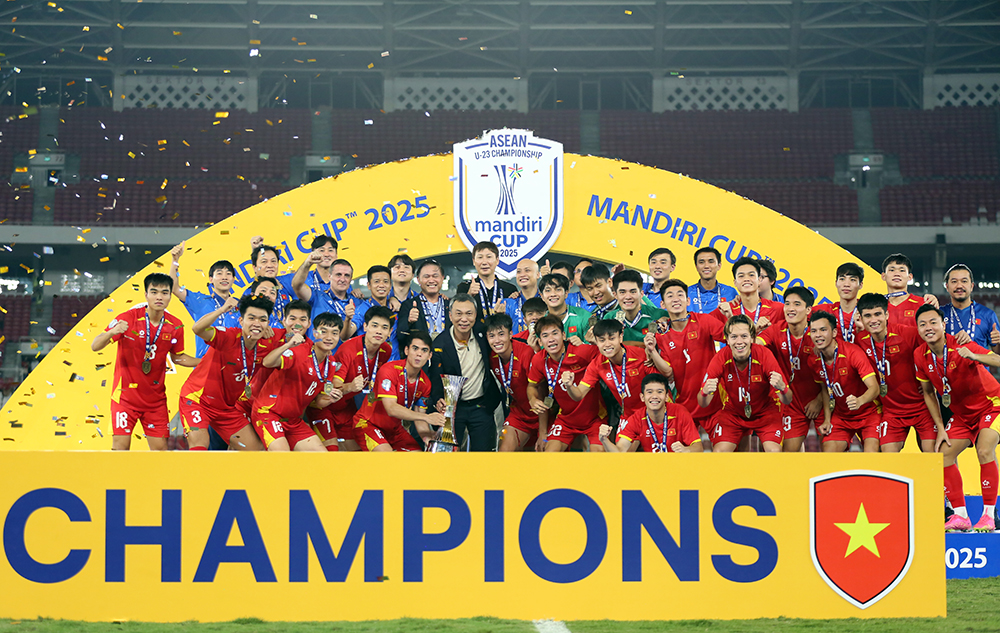 Niềm tin vàng trên xứ sở Chùa Vàng - Ảnh 1.