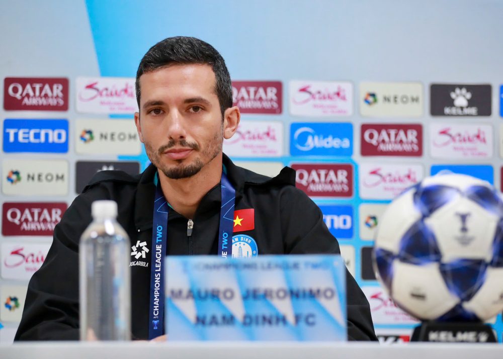 Tin nóng bóng đá Việt Nam hôm nay 11/12: Đội tuyển nữ Việt Nam được tiếp lửa trước trận gặp Myanmar; Trương Tiến Anh rời Thể Công Viettel - Ảnh 2.