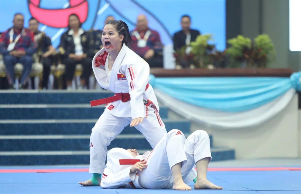 Độc đáo môn đấu nơi võ sĩ Việt Nam hóa thân thành… ma và giành huy chương đầu tiên tại SEA Games 2025 - Ảnh 1.