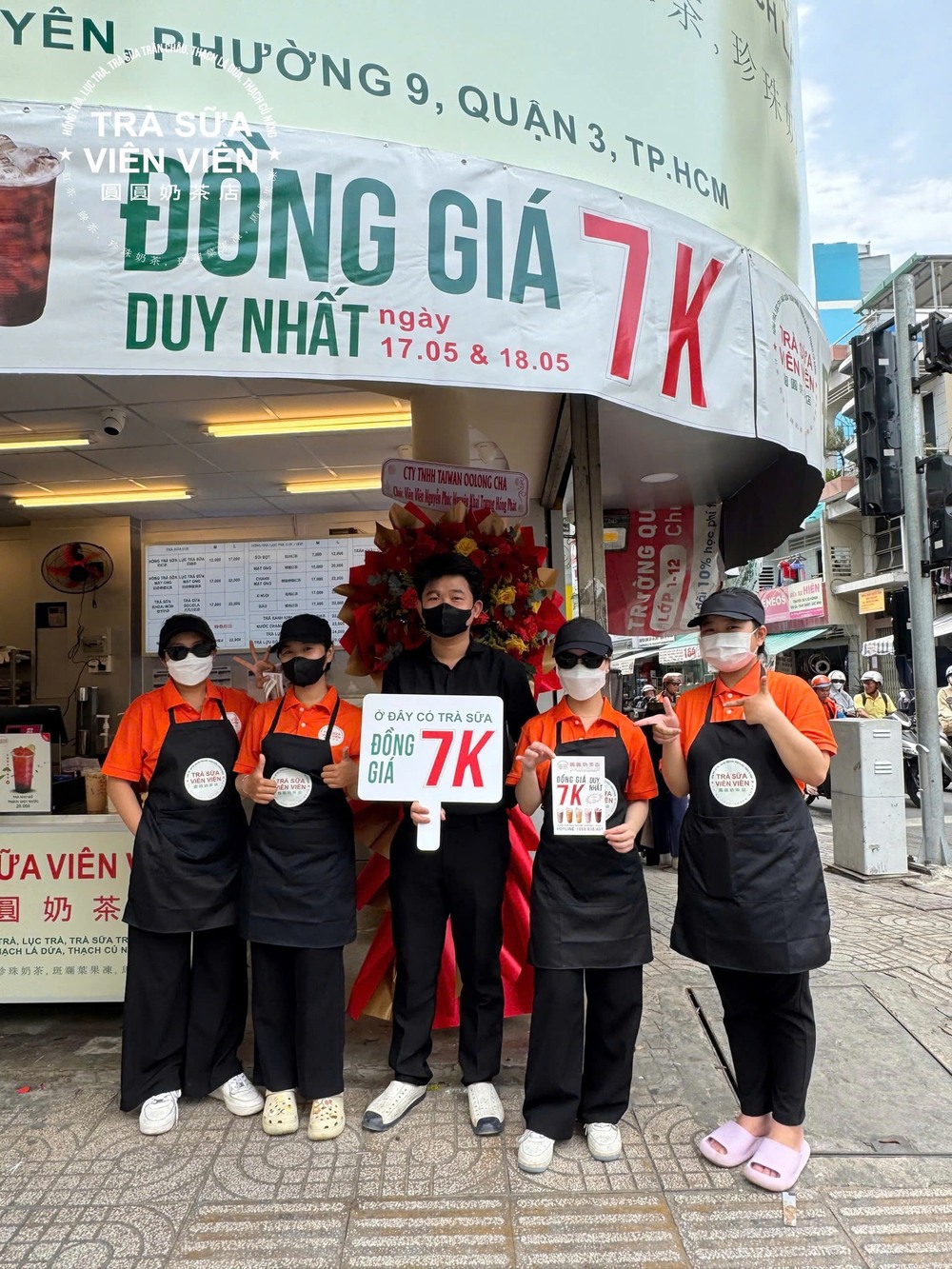 Dòng người xếp hàng mua trà sữa với giá chỉ từ 7.000 đồng - Ảnh 5.