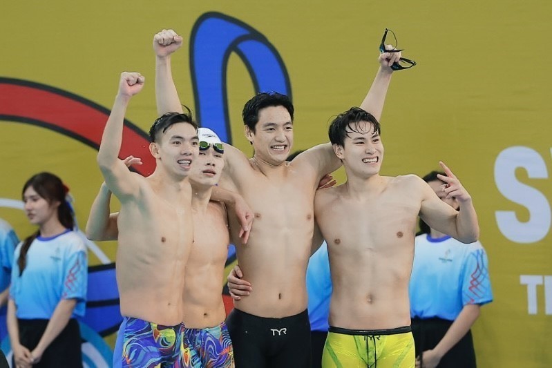Sức vóc 'bộ tứ nam thần' đội bơi tiếp sức Việt Nam vừa giành HCV SEA Games 2025 - Ảnh 4.