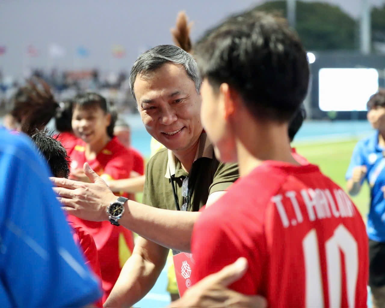 Thủ tướng Phạm Minh Chính chúc mừng hai đội tuyển bóng đá Việt Nam - Ảnh 2.