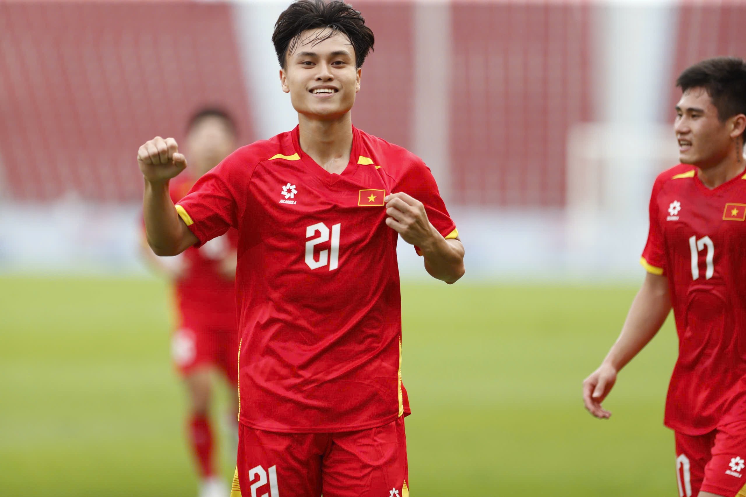 Thủ tướng Phạm Minh Chính chúc mừng hai đội tuyển bóng đá Việt Nam - Ảnh 3.