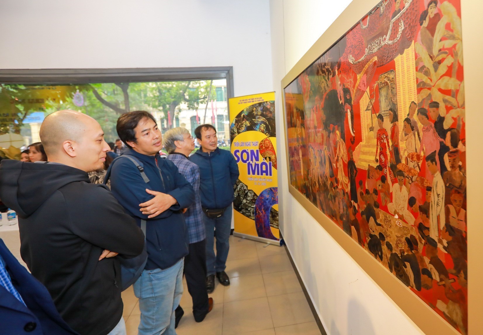 Triển lãm nghệ thuật sơn mài hướng tới chào mừng Đại hội Đảng toàn quốc lần thứ XIV - Ảnh 2.