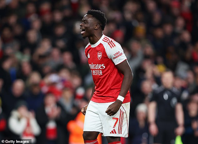 Arsenal thắng nhọc đội bét bảng nhờ hai pha phản lưới - Ảnh 2. Arsenal thắng nhọc đội bét bảng nhờ hai pha phản lưới - Ảnh 2.