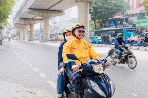 TADA tạo khác biệt từ chiến dịch cung cấp mũ bảo hiểm sạch cho hành khách - Ảnh 4. TADA tạo khác biệt từ chiến dịch cung cấp mũ bảo hiểm sạch cho hành khách - Ảnh 4.