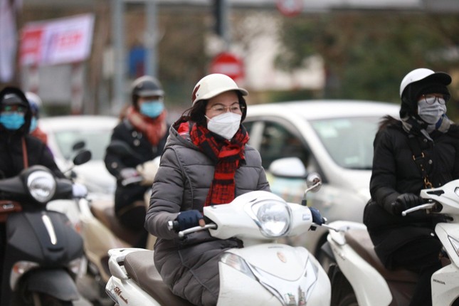 Thời tiết đêm 14/12: Biển Đông sóng cao đến 6m, Bắc Bộ rét đậm - Ảnh 2. Thời tiết đêm 14/12: Biển Đông sóng cao đến 6m, Bắc Bộ rét đậm - Ảnh 2.