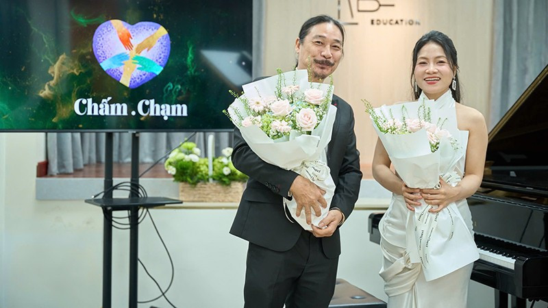 “Chấm & Chạm”: Nghệ thuật kết nối cộng đồng hướng về miền Trung - Ảnh 2. “Chấm & Chạm”: Nghệ thuật kết nối cộng đồng hướng về miền Trung - Ảnh 2.