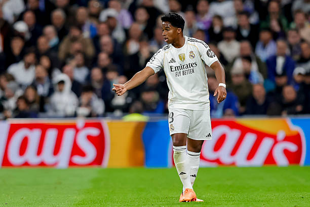 Sau nhiều tháng mòn mỏi trên băng ghế dự bị tại Real Madrid, tiền đạo trẻ người Brazil Endrick chuẩn bị bước sang chương mới trong sự nghiệp khi gia nhập Lyon theo dạng cho mượn