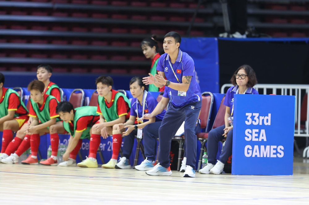 HLV futsal nữ Việt Nam tin có thể giành HCV SEA Games - Ảnh 1. HLV futsal nữ Việt Nam tin có thể giành HCV SEA Games - Ảnh 1.