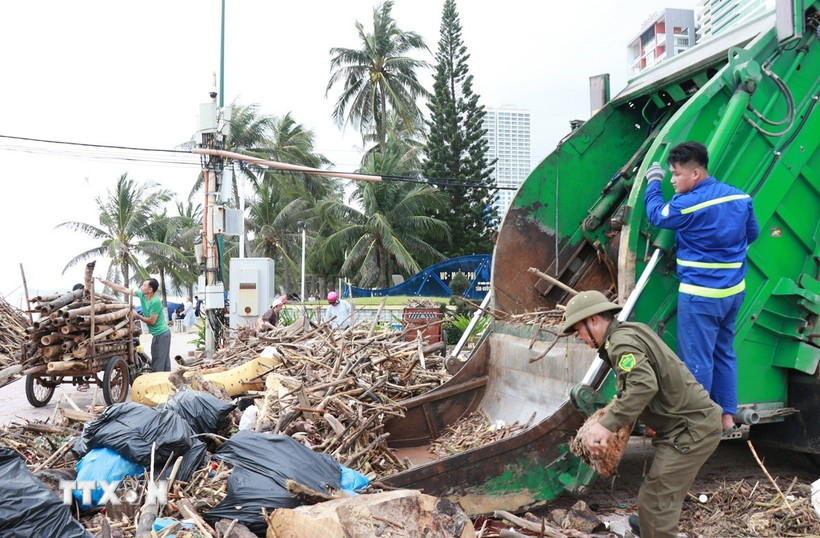 Thành phố Hồ Chí Minh đã phân phối 250 tỷ hỗ trợ đồng bào bị thiên tai - Ảnh 2. Thành phố Hồ Chí Minh đã phân phối 250 tỷ hỗ trợ đồng bào bị thiên tai - Ảnh 2.
