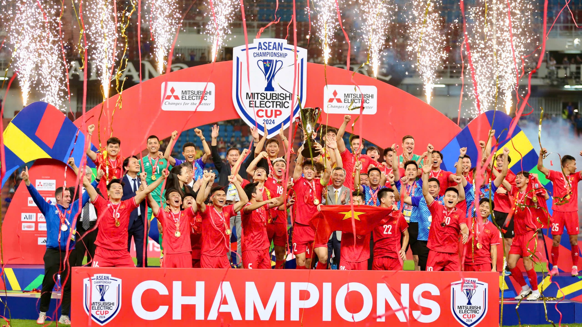 U22 Việt Nam vs U22 Thái Lan: HLV Kim Sang Sik sẽ có 'cú đúp' lịch sử