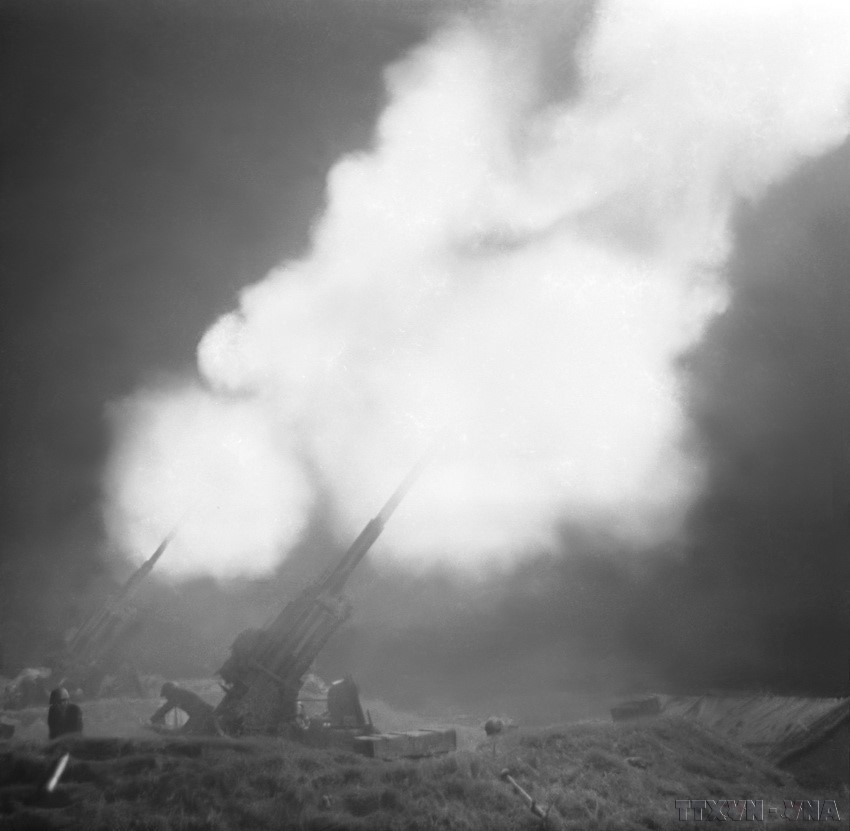 Chiến thắng "Hà Nội - Điện Biên Phủ trên không" - mốc son chói lọi trong lịch sử dân tộc Việt Nam - Ảnh 8. Chiến thắng "Hà Nội - Điện Biên Phủ trên không" - mốc son chói lọi trong lịch sử dân tộc Việt Nam - Ảnh 8.