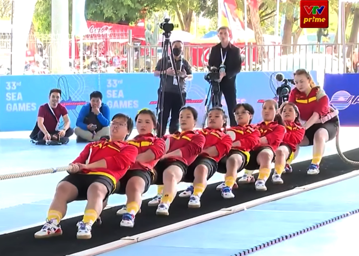 Lần đầu tiên góp mặt tại SEA Games 2025 với tư cách là môn thể thao biểu diễn, đội tuyển kéo co Việt Nam đã để lại dấu ấn đậm nét khi tranh tài ở đủ 5 nội dung và khép lại kỳ đại hội bằng một bộ sưu tập trọn vẹn HCV, HCB, HCĐ Lần đầu tiên góp mặt tại SEA Games 2025 với tư cách là môn thể thao biểu diễn, đội tuyển kéo co Việt Nam đã để lại dấu ấn đậm nét khi tranh tài ở đủ 5 nội dung và khép lại kỳ đại hội bằng một bộ sưu tập trọn vẹn HCV, HCB, HCĐ