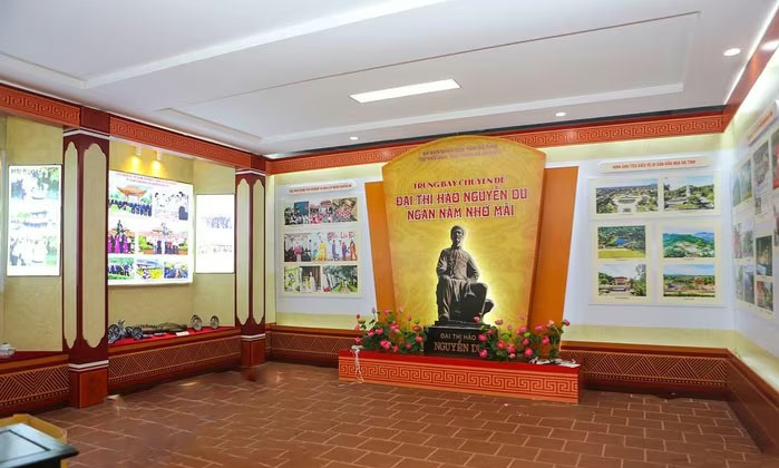 Trưng bày bản Truyện Kiều cổ nhất bằng chữ Nôm, xuất bản năm 1866 - Ảnh 1.