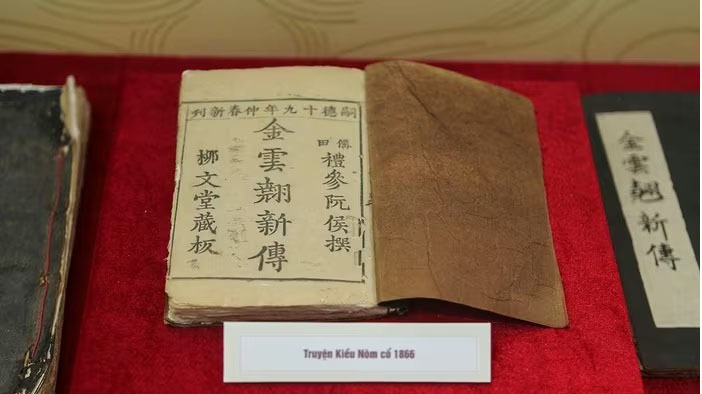Trưng bày bản Truyện Kiều cổ nhất bằng chữ Nôm, xuất bản năm 1866