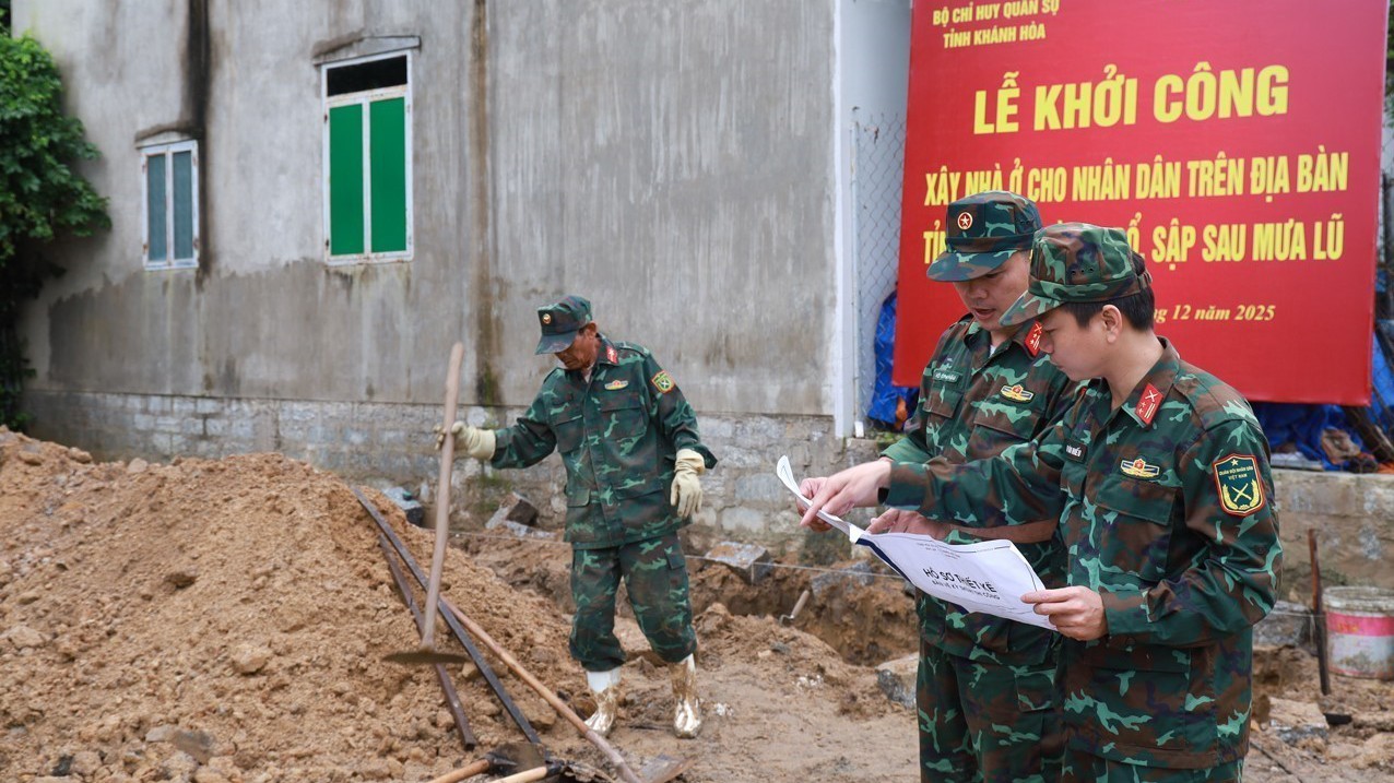 Chiến dịch Quang Trung: "Màu áo biển" dựng nhà mới cho người dân sau lũ