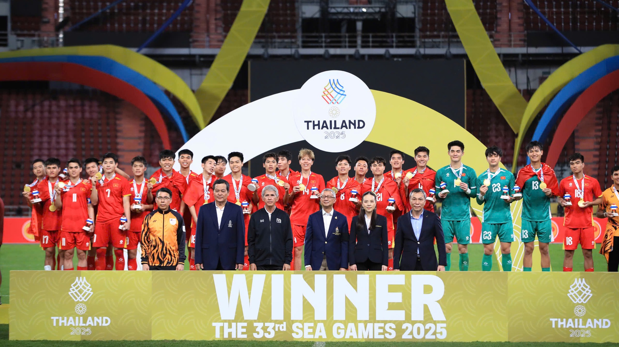 U22 Việt Nam về nước chiều nay, nhận thưởng lớn từ VFF và các nhà tài trợ