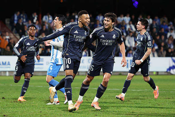 Real Madrid giành quyền đi tiếp và tránh được một cú sốc lớn tại Cúp Nhà vua khi nhọc nhằn vượt qua Talavera với tỷ số 3-2 rạng sáng 18/12 Real Madrid giành quyền đi tiếp và tránh được một cú sốc lớn tại Cúp Nhà vua khi nhọc nhằn vượt qua Talavera với tỷ số 3-2 rạng sáng 18/12