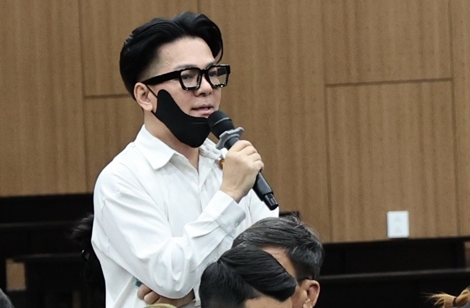 XUẤT BẢN THỨ 7: Thấy gì từ những "vết ố" của showbiz Việt Nam năm 2025 - Ảnh 9.