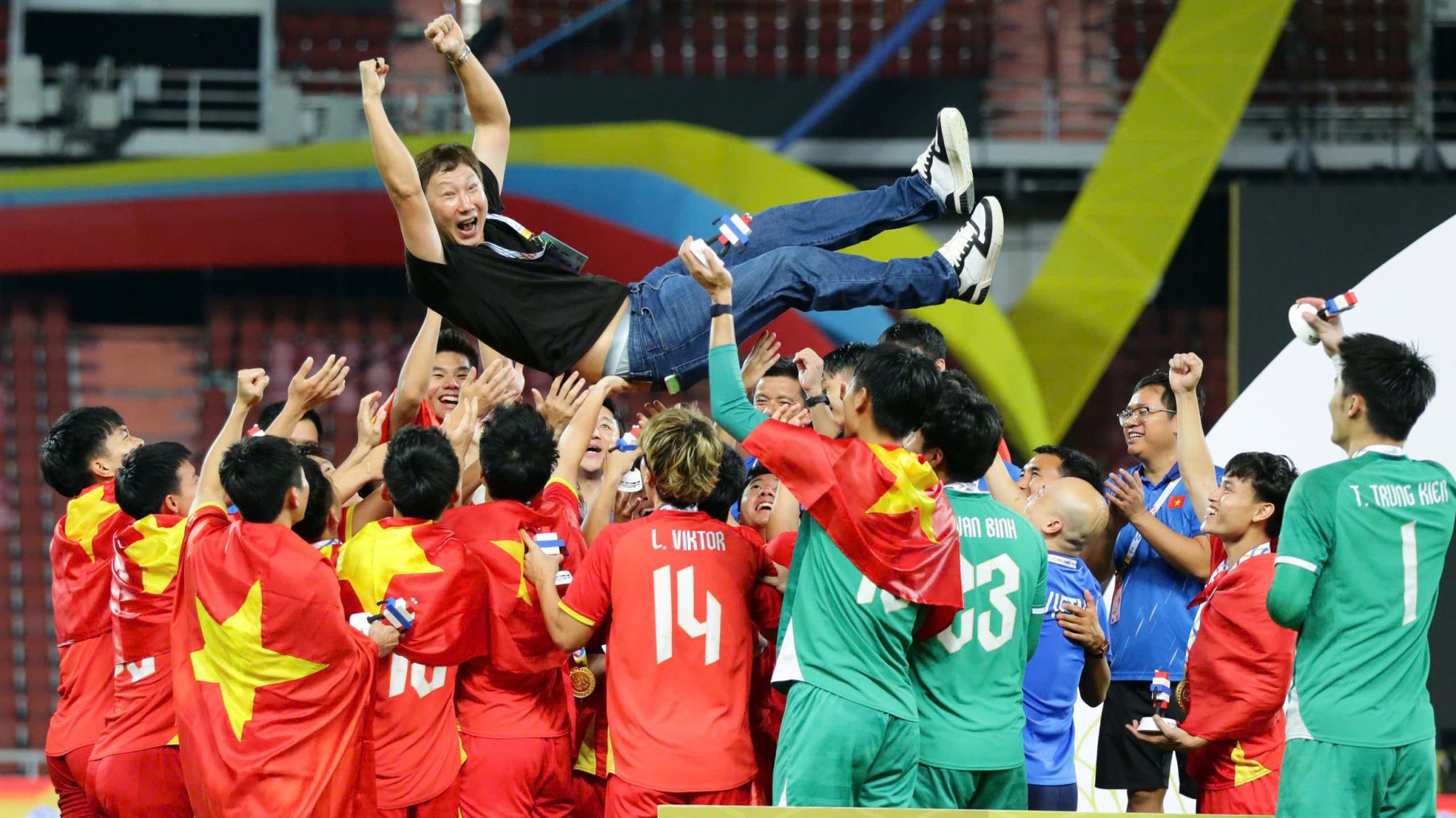 HLV Kim Sang Sik xứng đáng ‘kiến trúc sư’ tài ba, giúp bóng đá Việt Nam viết nên những trang ‘vàng’ chói lọi