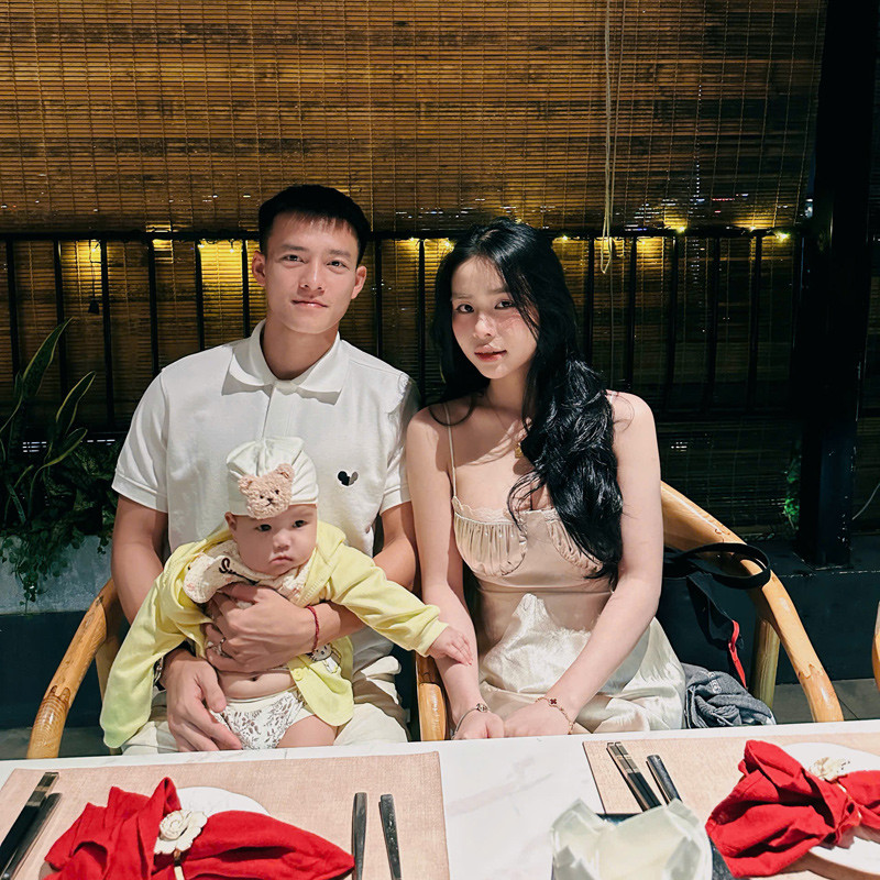 Chuyện tình đẹp với bà xã hot girl của Thanh Nhàn -người hùng thầm lặng của U22 Việt Nam - Ảnh 5. Chuyện tình đẹp với bà xã hot girl của Thanh Nhàn -người hùng thầm lặng của U22 Việt Nam - Ảnh 5.