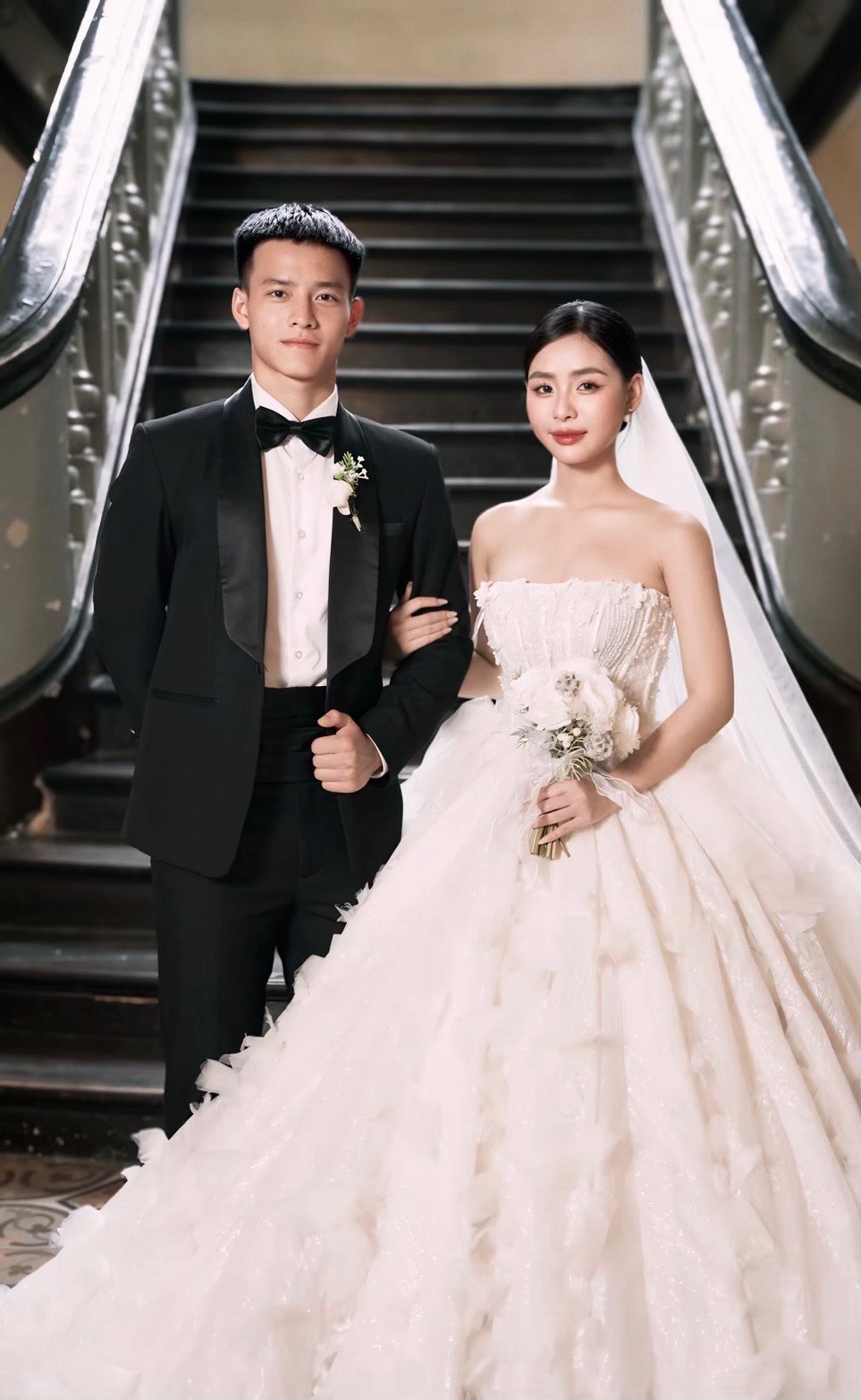 Chuyện tình đẹp với bà xã hot girl của Thanh Nhàn -người hùng thầm lặng của U22 Việt Nam - Ảnh 4. Chuyện tình đẹp với bà xã hot girl của Thanh Nhàn -người hùng thầm lặng của U22 Việt Nam - Ảnh 4.